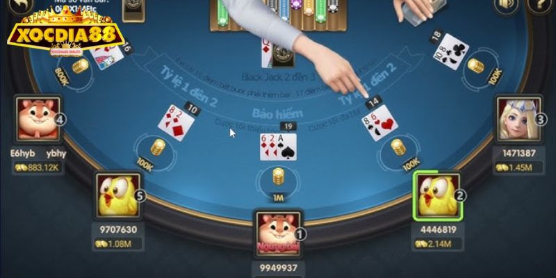 Rút thêm bài khi tổng điểm thấp hơn 10